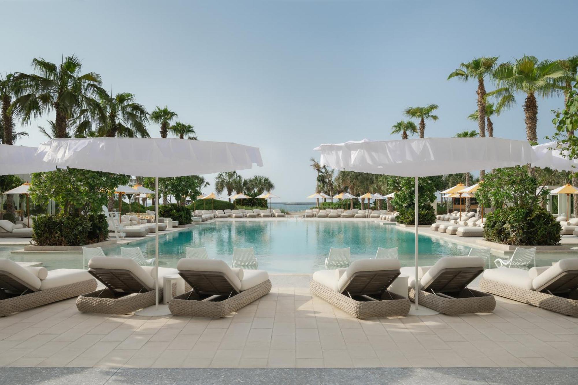 ホテル シーザーズ パレス ブルーウォーターズ ドバイ エクステリア 写真 The Beach Club at The St. Regis Bal Harbour Resort