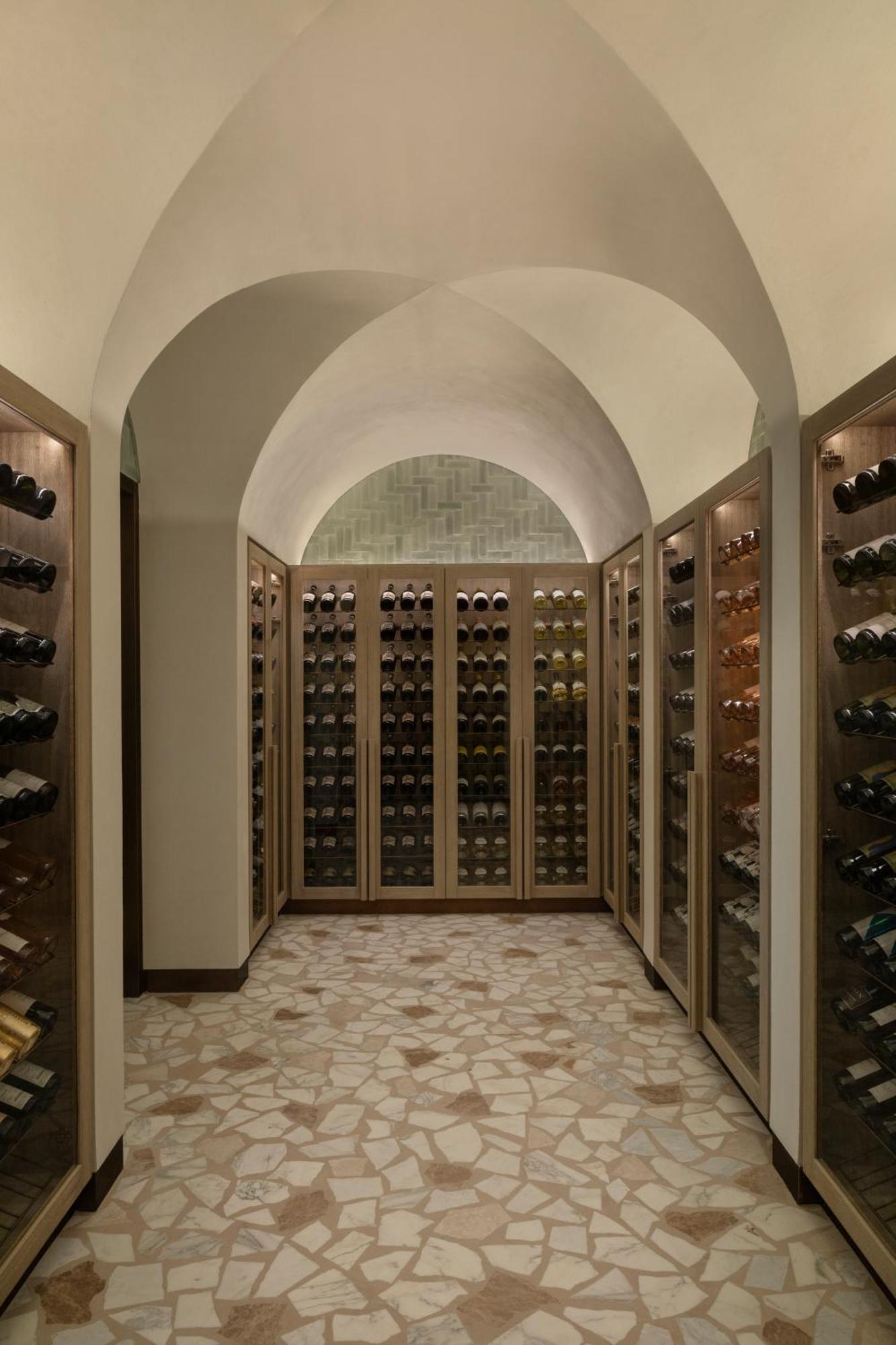 ホテル シーザーズ パレス ブルーウォーターズ ドバイ エクステリア 写真 Wine cellar